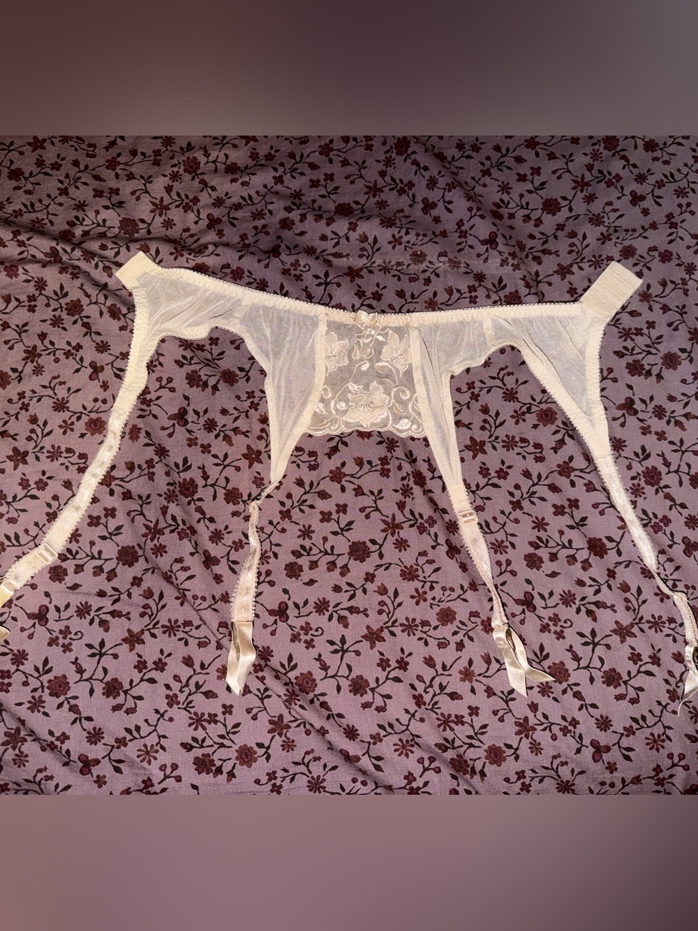 Victoria's Secret cream lace garter